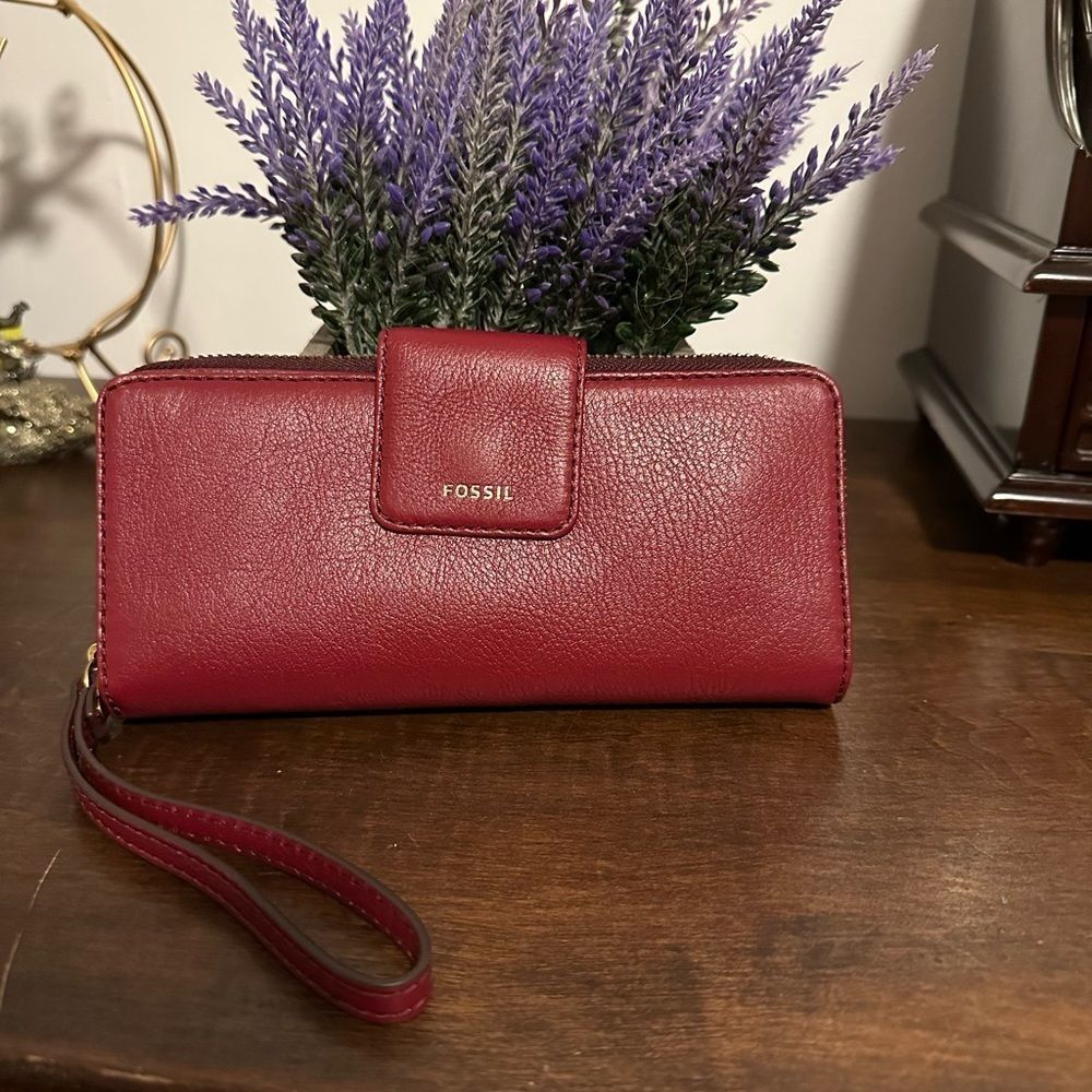 Fossil Red Leather Wristlet Wallet